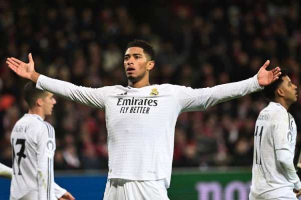 改日10到15年我王人会身披白衣征战体育集锦