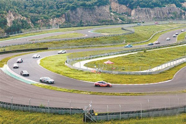 也为不雅众带来了弥留刺激的不雅赛感受体育集锦